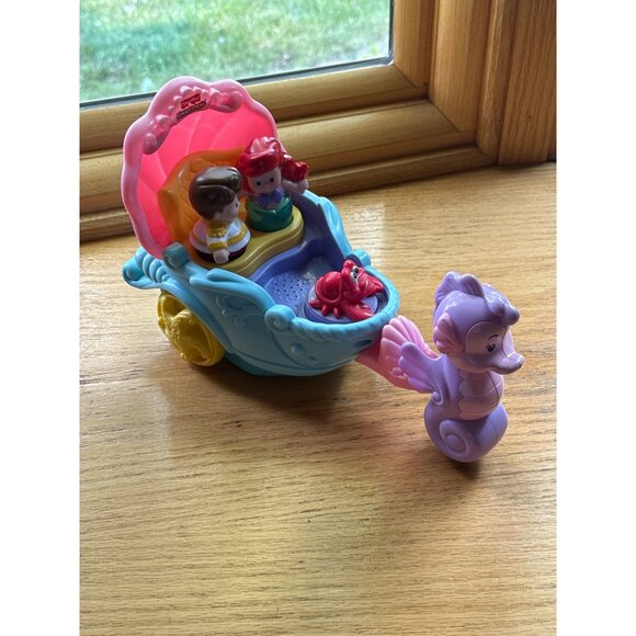 Fisher-Price Little People Disney Ariels Magical Carriage Toy With Figures & Sea - Picture 3 of 5
